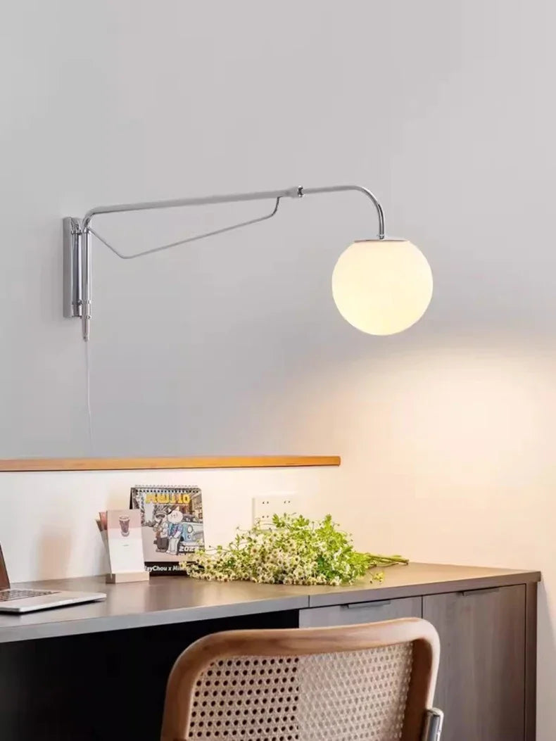 Applique Murale Design Bras Articulé Chromé – Lampe Murale LED Rotative en Verre Dépoli pour Chambre & Salon